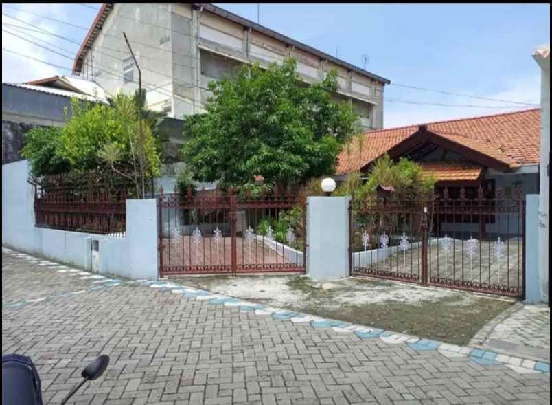 dijual rumah kutisari