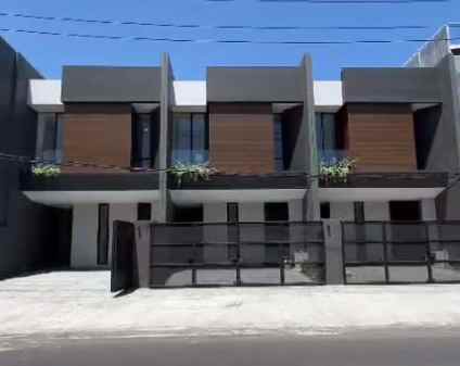 dijual rumah kutisari