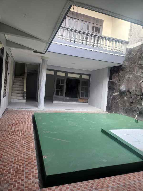 dijual rumah kutisari indah utara