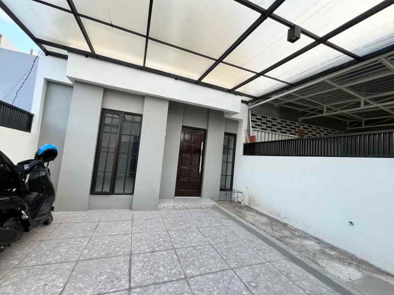 dijual rumah kuwukan