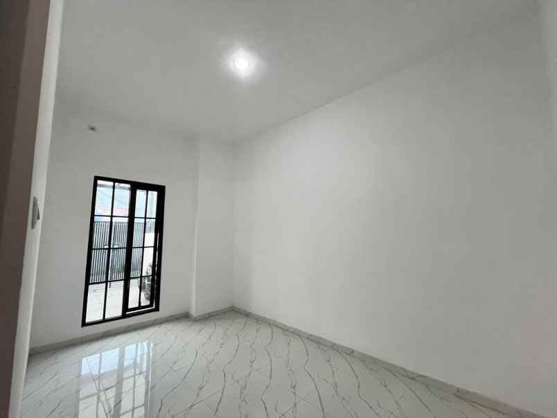 dijual rumah kuwukan