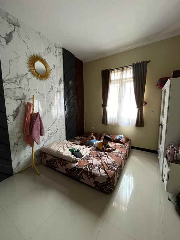 dijual rumah logam h bardan margacinta