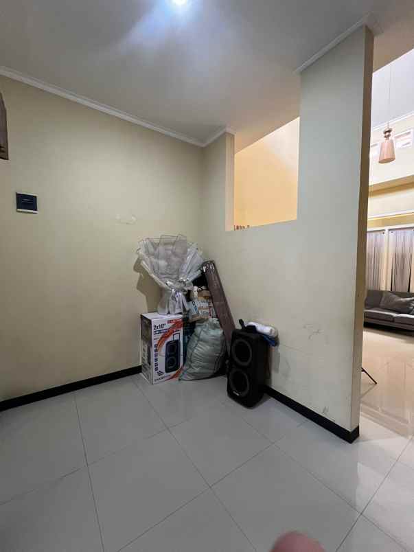 dijual rumah logam h bardan margacinta