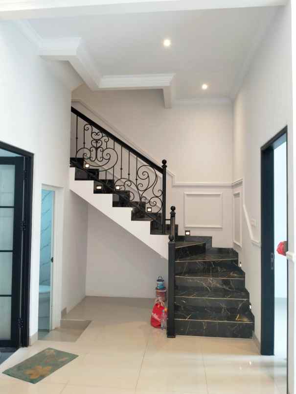 dijual rumah m kahfi 1 jagakarsa