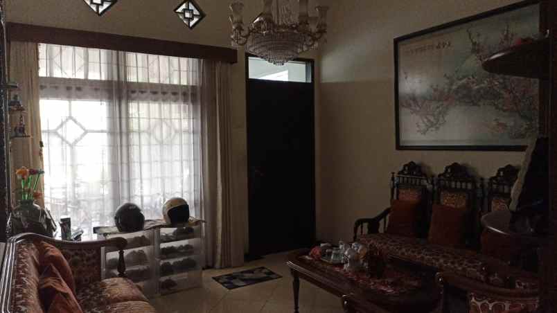 dijual rumah manyar indah