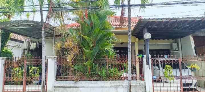 dijual rumah manyar indah