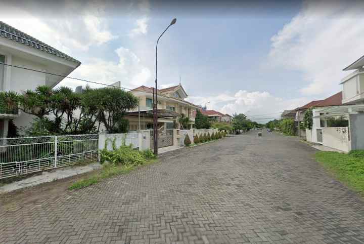 dijual rumah manyar kertoadi