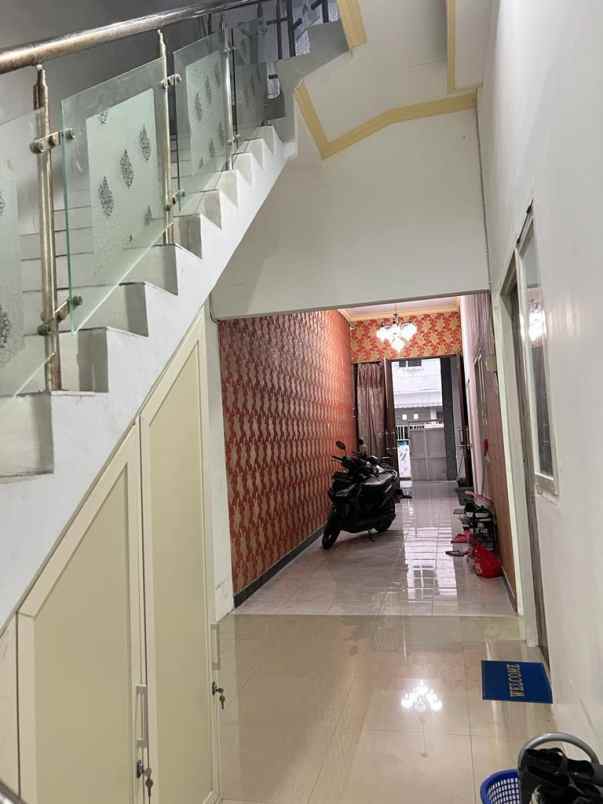 dijual rumah medokan