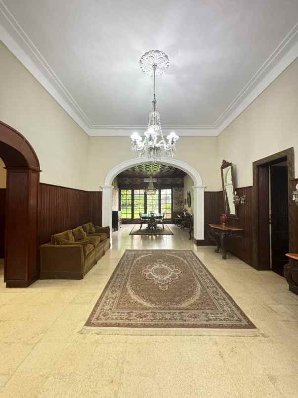 dijual rumah menteng