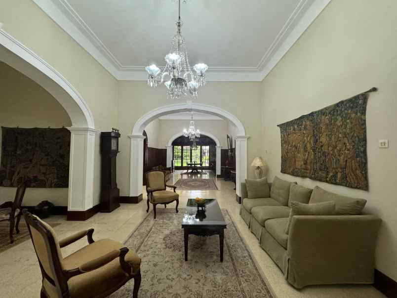 dijual rumah menteng