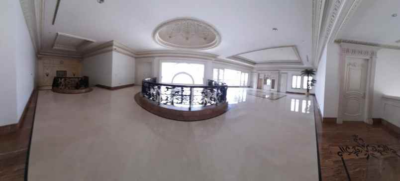 dijual rumah mewah di pakuwon indah surabaya