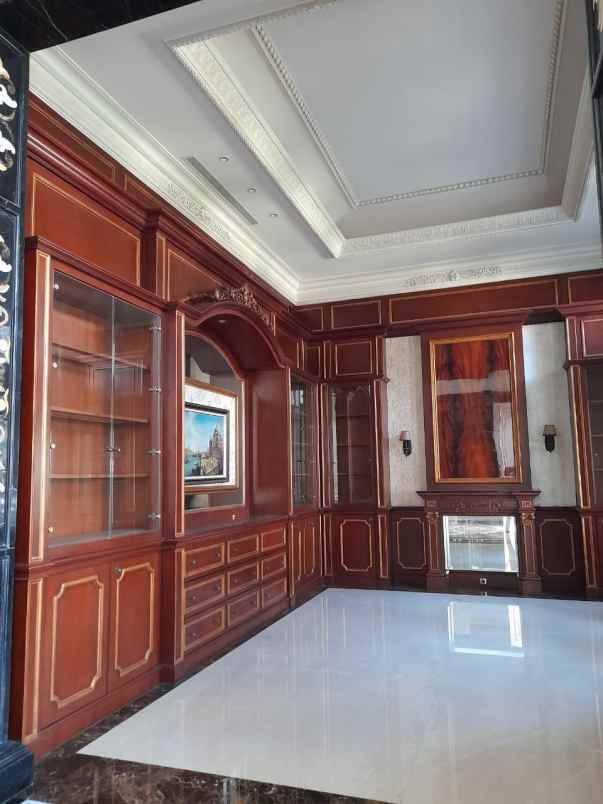 dijual rumah mewah di pakuwon indah surabaya