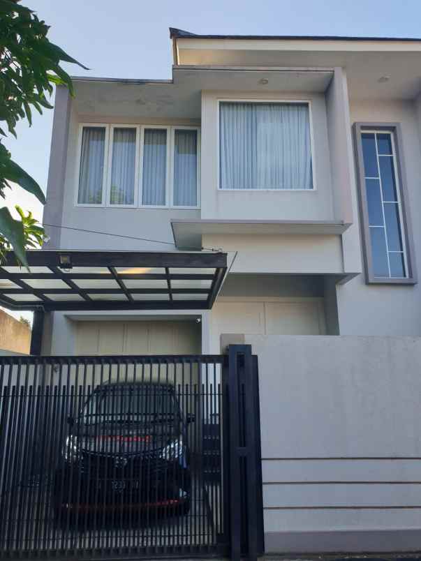 dijual rumah mewah siap huni