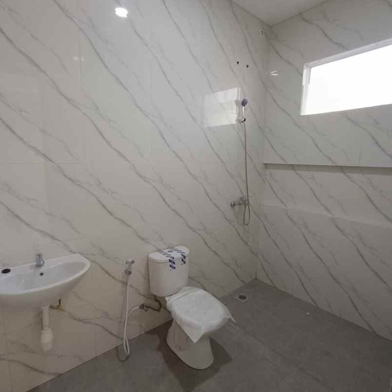 dijual rumah mulyosari