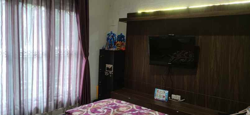 dijual rumah murah modern semi furnished hook 2 muka