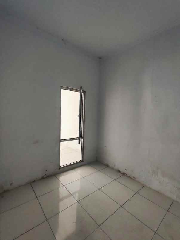 dijual rumah mutiara gading city