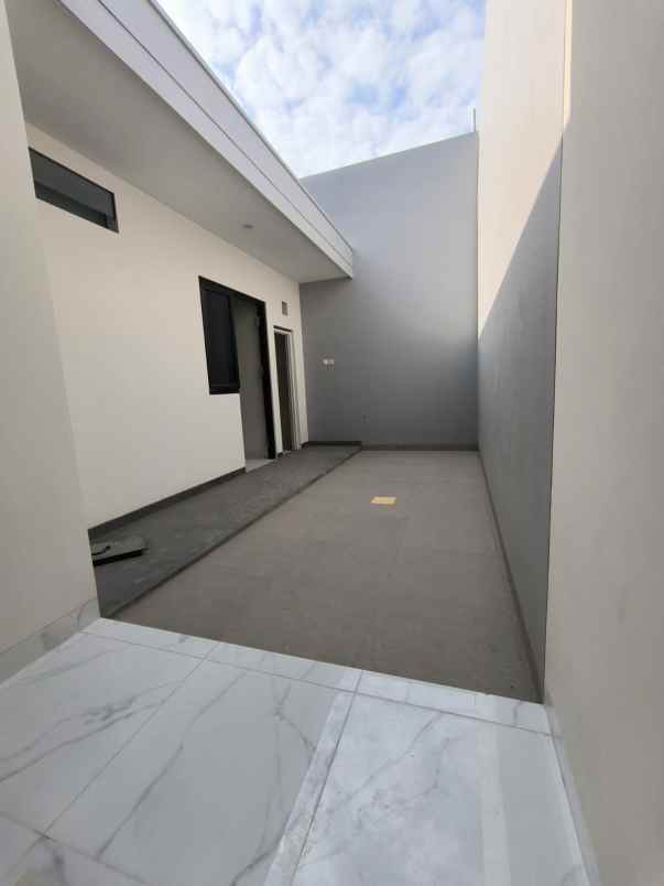 dijual rumah new minimalis di lebak arum