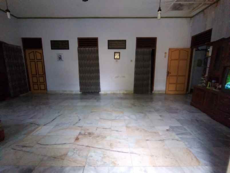 dijual rumah nglarang rt 4 rw 11 no 103