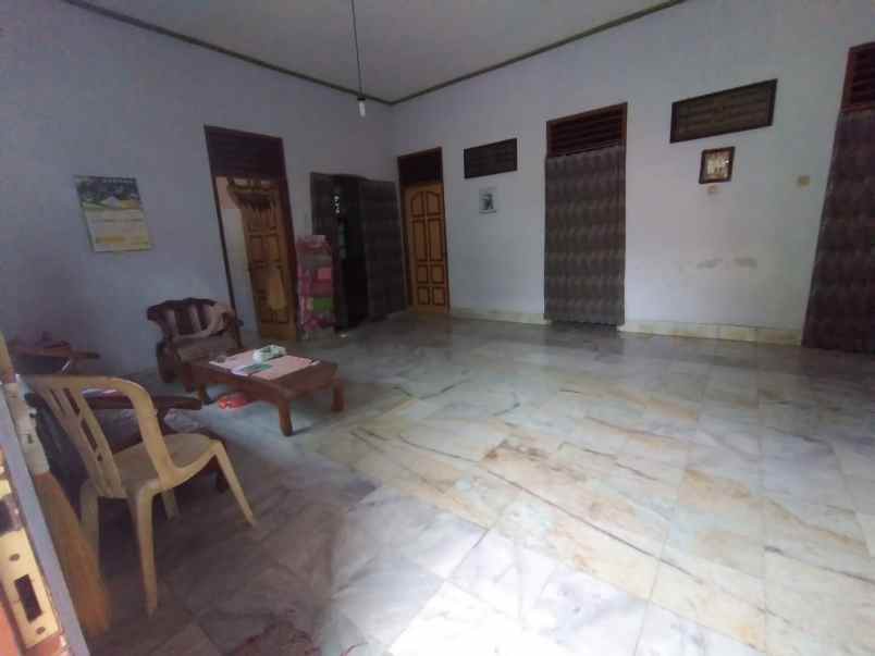 dijual rumah nglarang rt 4 rw 11 no 103