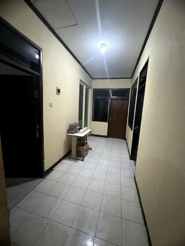 dijual rumah nirwana eksekutif