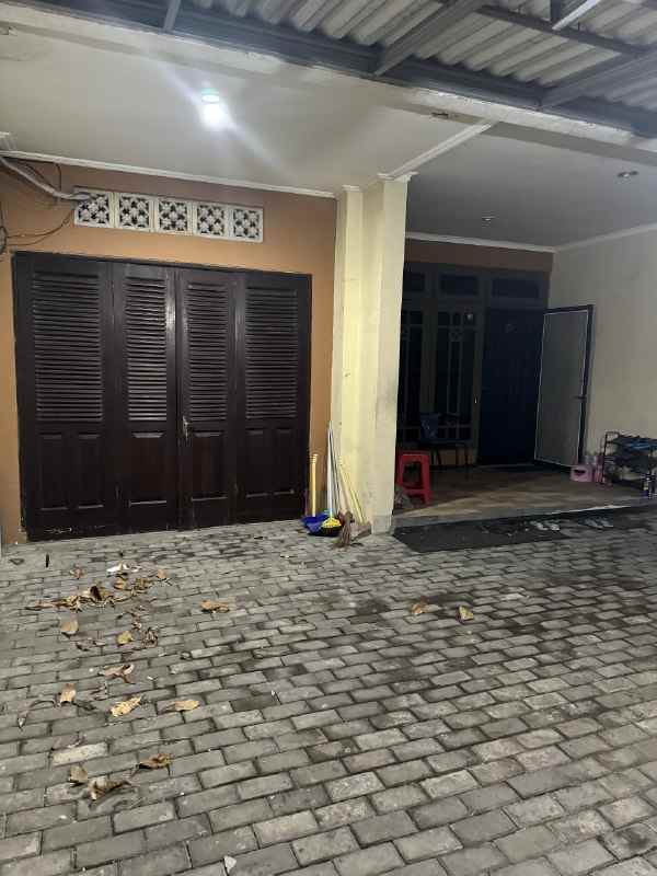 dijual rumah nirwana eksekutif