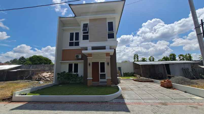 dijual rumah nogotirto gamping sleman