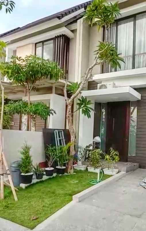 dijual rumah northwest lake citraland