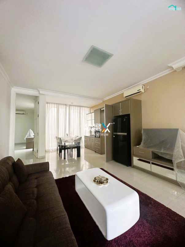 dijual rumah pakuwon city