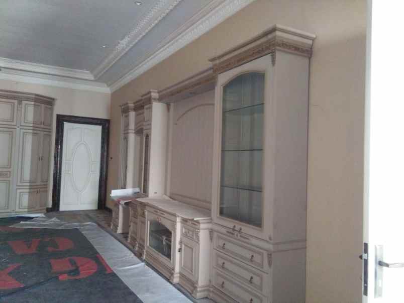 dijual rumah pakuwon city laguna