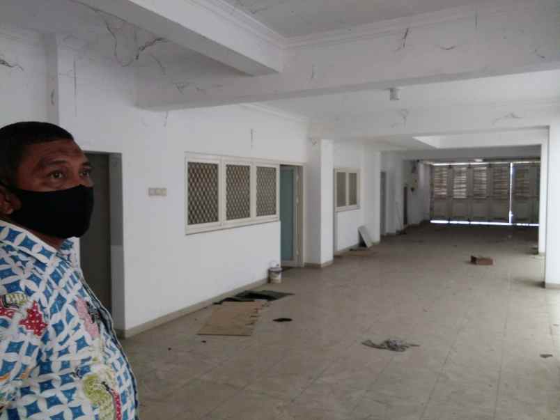 dijual rumah pakuwon city laguna