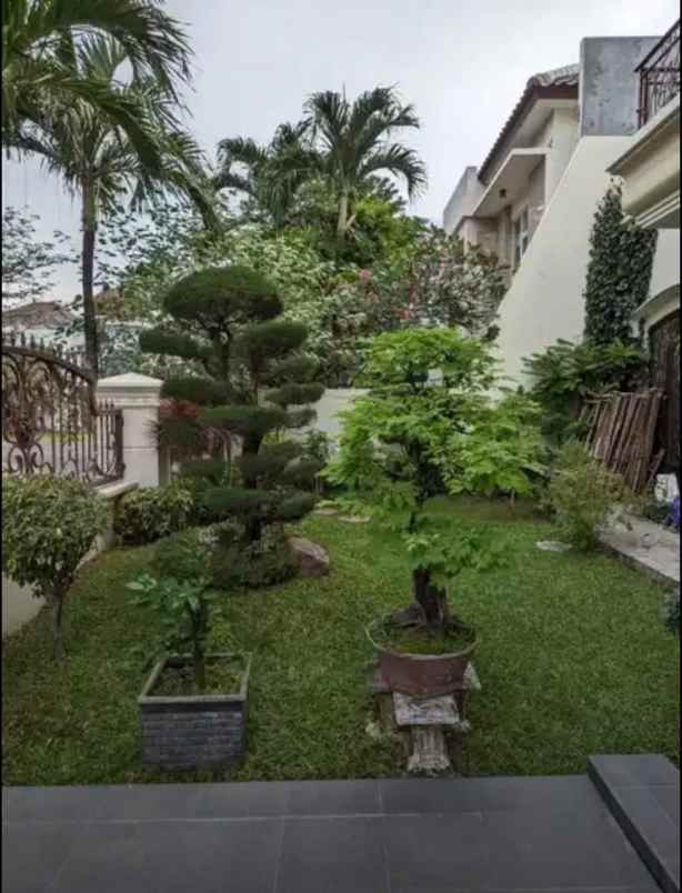 dijual rumah pakuwon city villa westwood