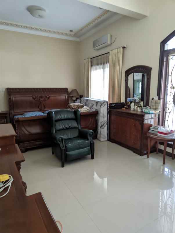 dijual rumah pakuwon city villa westwood