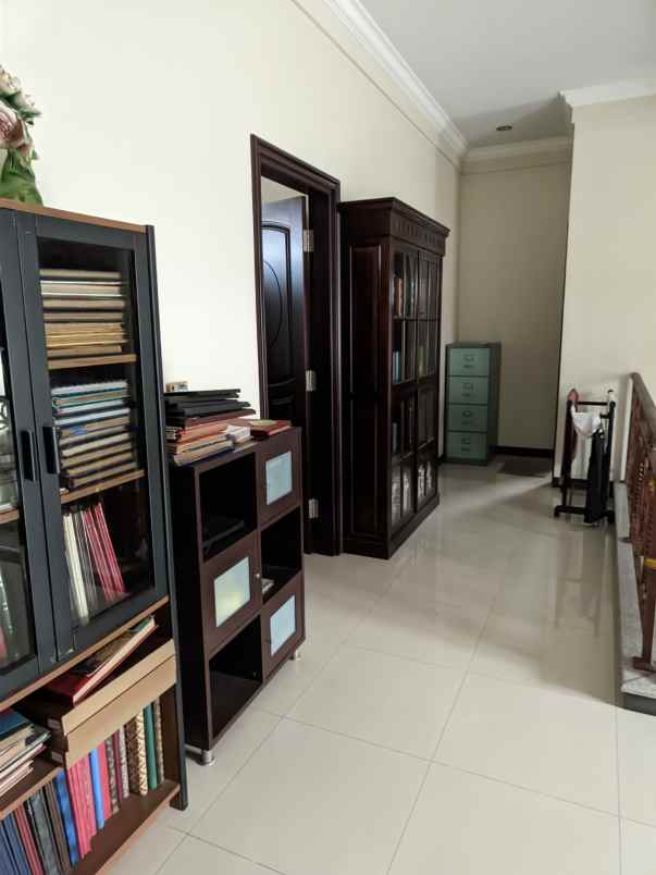 dijual rumah pakuwon city villa westwood