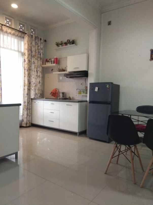 dijual rumah palm spring regency