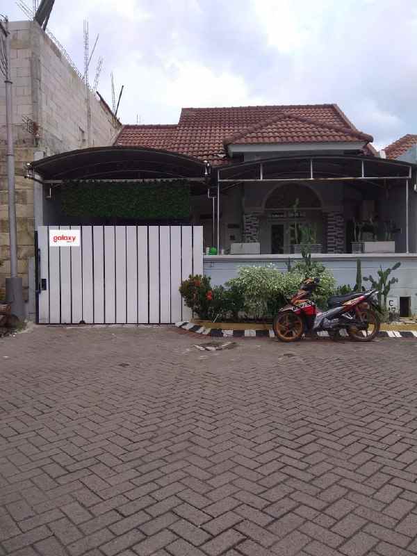 dijual rumah palm spring regency