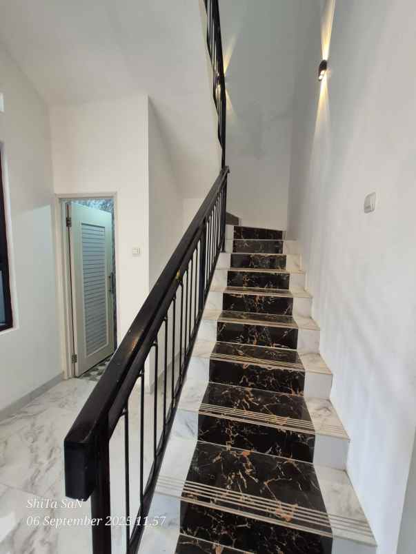 dijual rumah pancoran mas depok