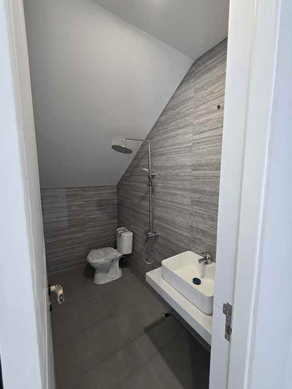 dijual rumah pandugo timur surabaya