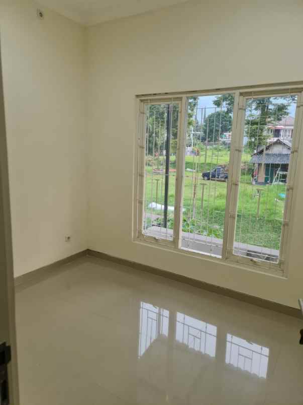 dijual rumah panorama pesanggaran
