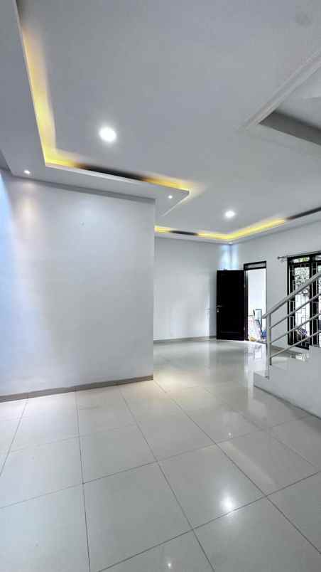 dijual rumah parakan saat