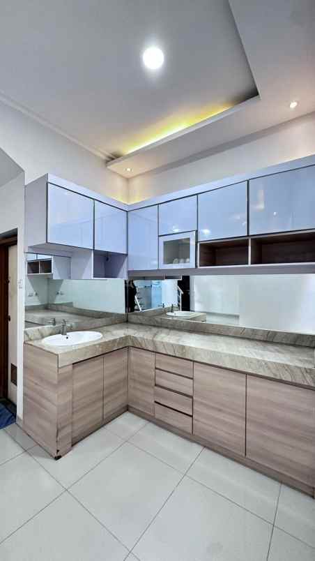 dijual rumah parakan saat