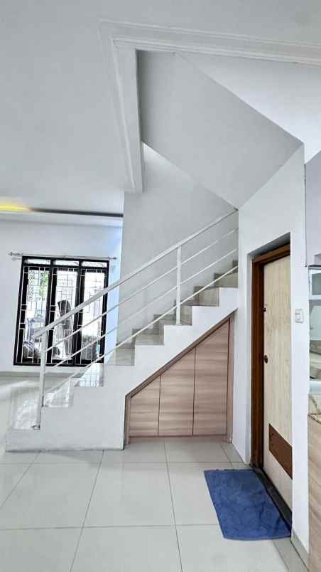 dijual rumah parakan saat