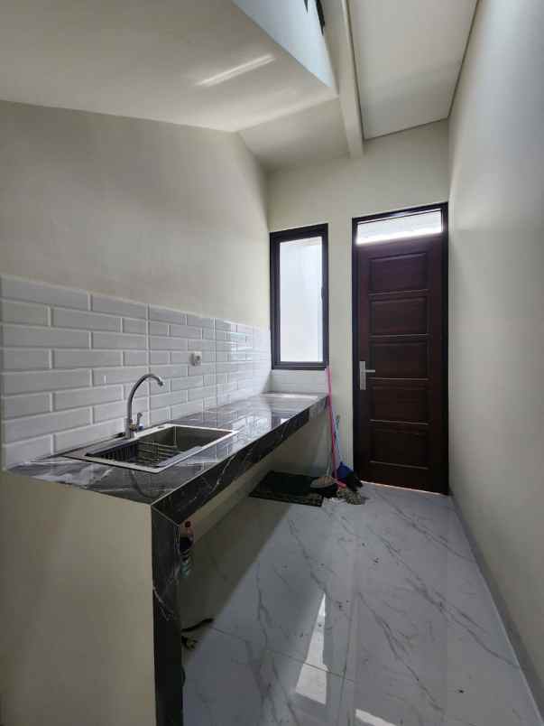 dijual rumah pasar minggu