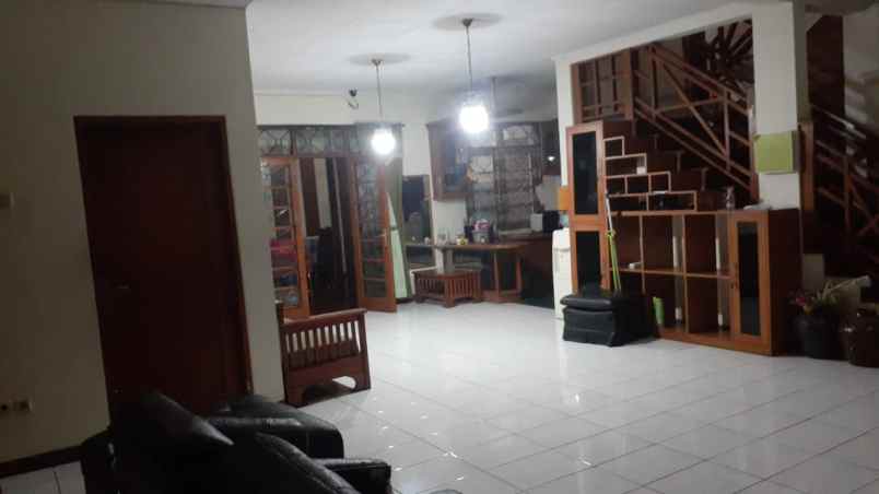 dijual rumah pasirkaliki