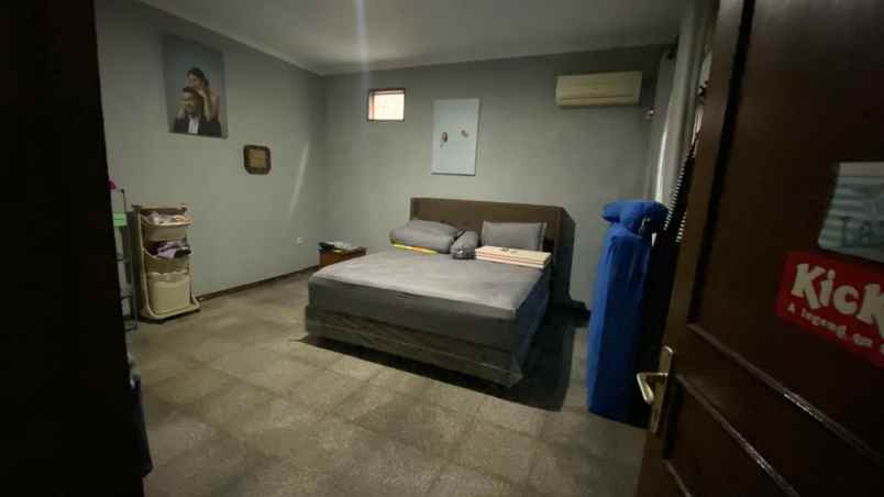 dijual rumah patal senayan