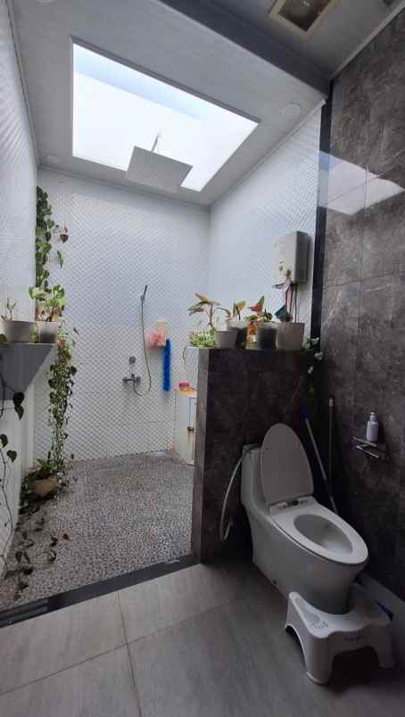 dijual rumah pengasinan sawangan depok