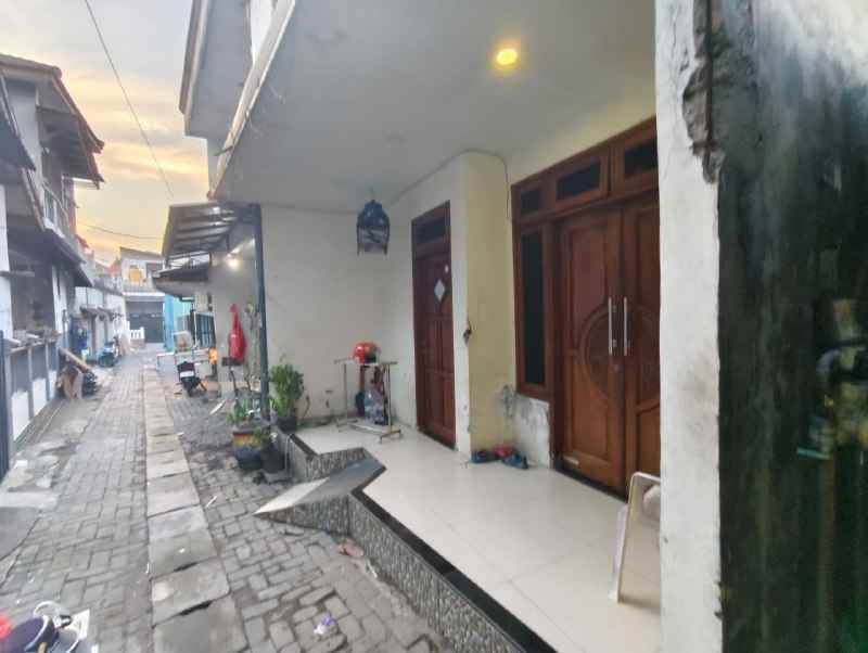 dijual rumah penjaringan sari