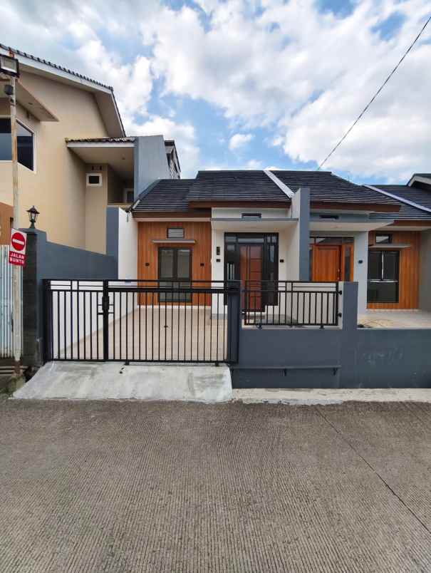 dijual rumah permata elok