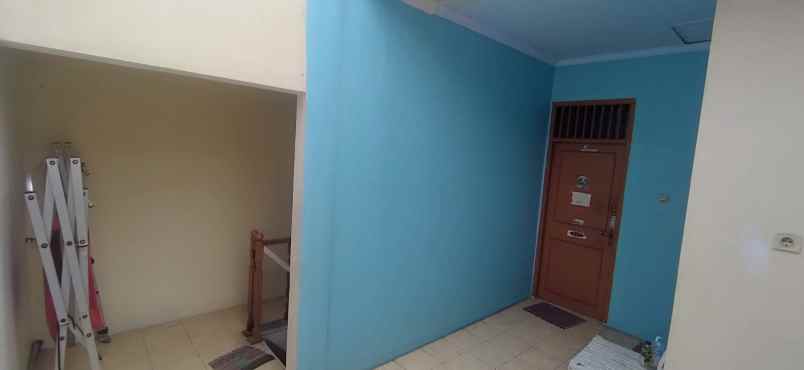 dijual rumah perum alinda kencana