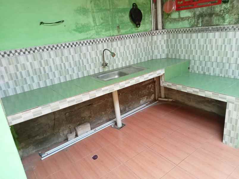 dijual rumah perum bumi kadumekar asri