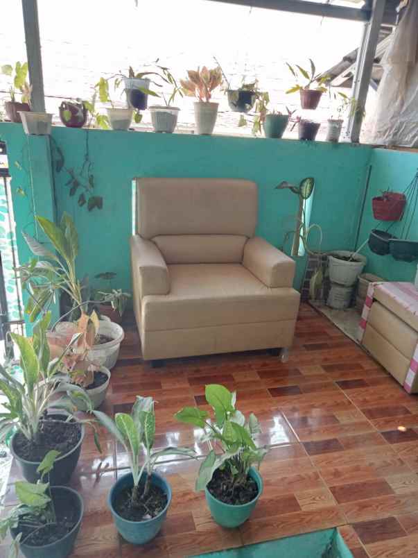 dijual rumah perum bumi kadumekar asri